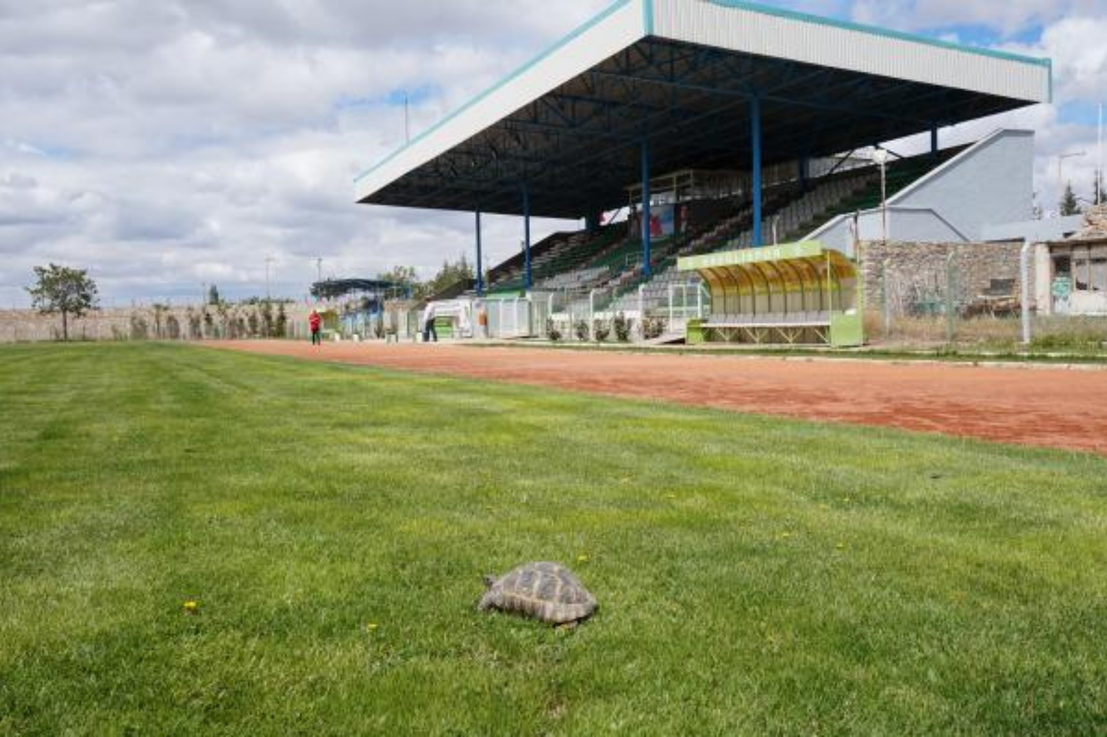 EREĞLİ ATATÜRK STADYUMU YENİLENİYOR: MODERNİZASYON İŞİ İHALEYE ÇIKTI