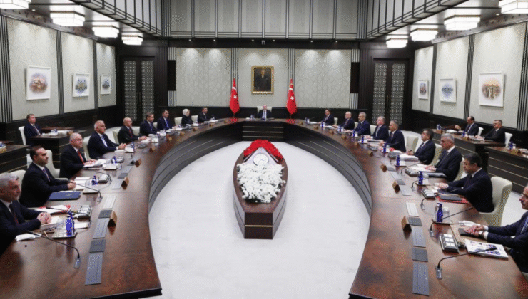 CUMHURBAŞKANLIĞI KABİNESİ YOĞUN GÜNDEMLE TOPLANIYOR