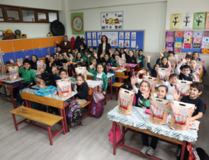 BAŞKAN ALTAY 31 İLÇEDEKİ 220 BİN ÇOCUĞA ŞİVLİLİK MUTLULUĞU YAŞATTI