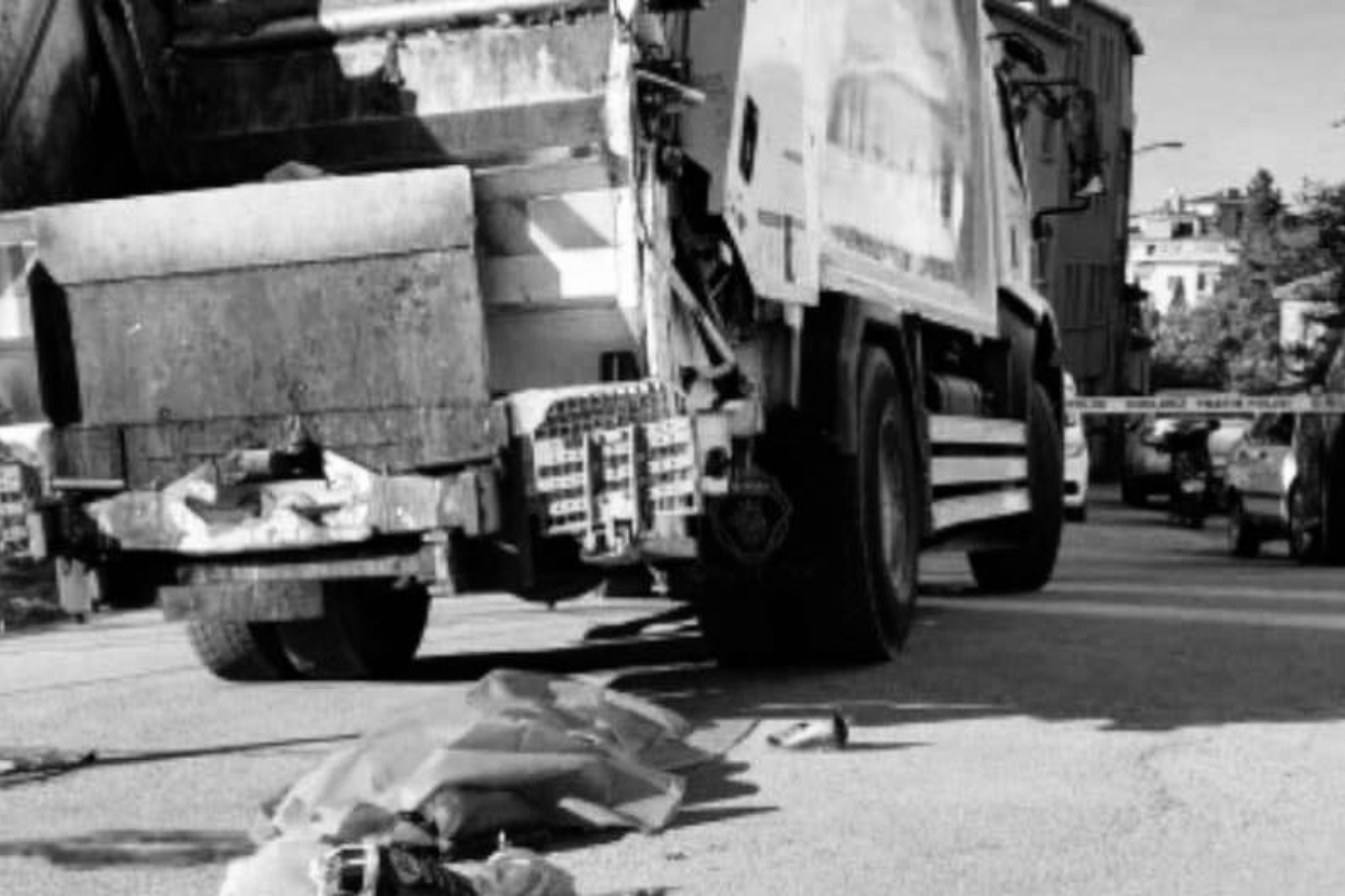 EREĞLİ’DE ÇÖP KAMYONUNUN ÇARPTIĞI KADIN YAŞAMINI YİTİRDİ