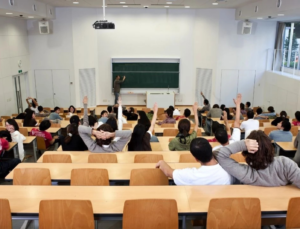 ÜNİVERSİTELER 3 YILA MI DÜŞECEK? YENİ DÜZENLEMENİN DETAYLARI ORTAYA ÇIKTI