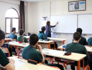 ÖĞRETMENLERİN YER DEĞİŞTİRME TAKVİMİ AÇIKLANDI