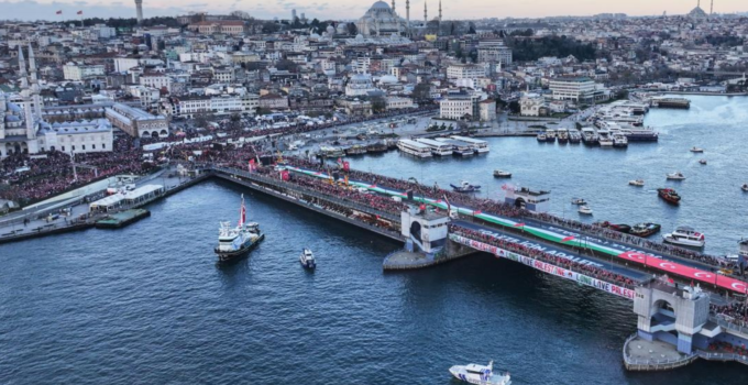 İSTANBUL’DA FİLİSTİN’E DESTEK YÜRÜYÜŞÜ