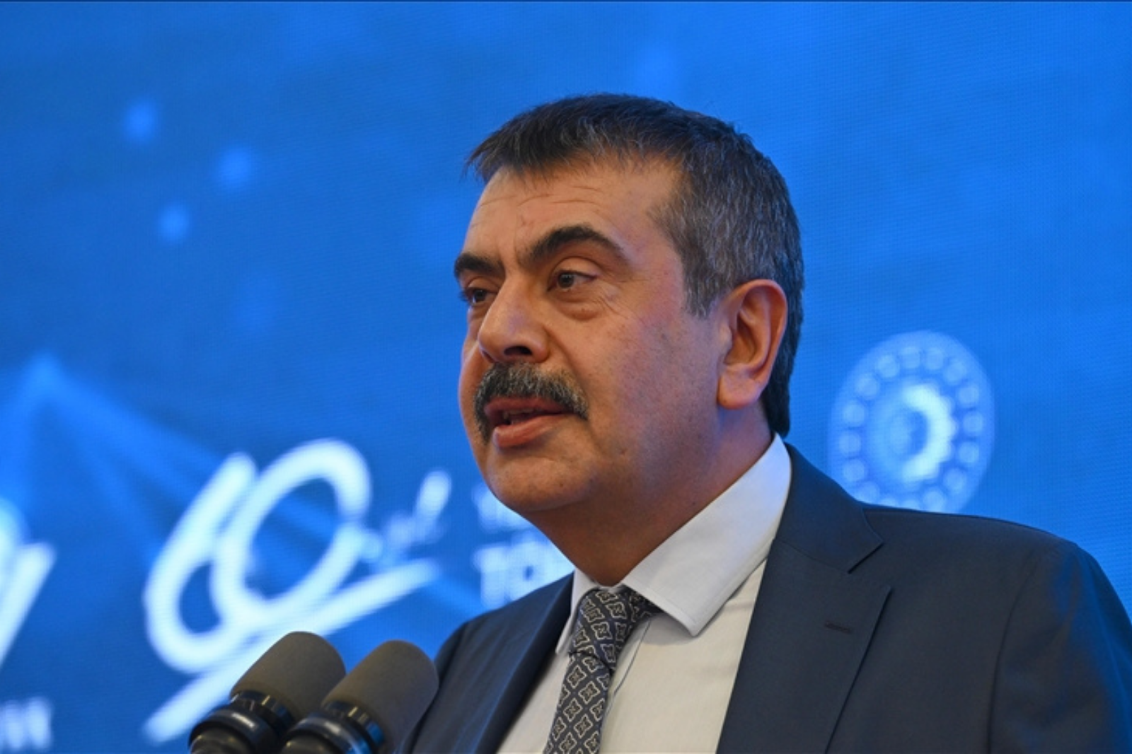 BAKAN TEKİN’DEN 10 BİN ÖĞRETMEN ATAMASI AÇIKLAMASI