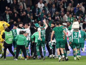 KONYASPOR’A FIFA’DAN ŞOK: TRANSFER TAHTASI KAPATILDI