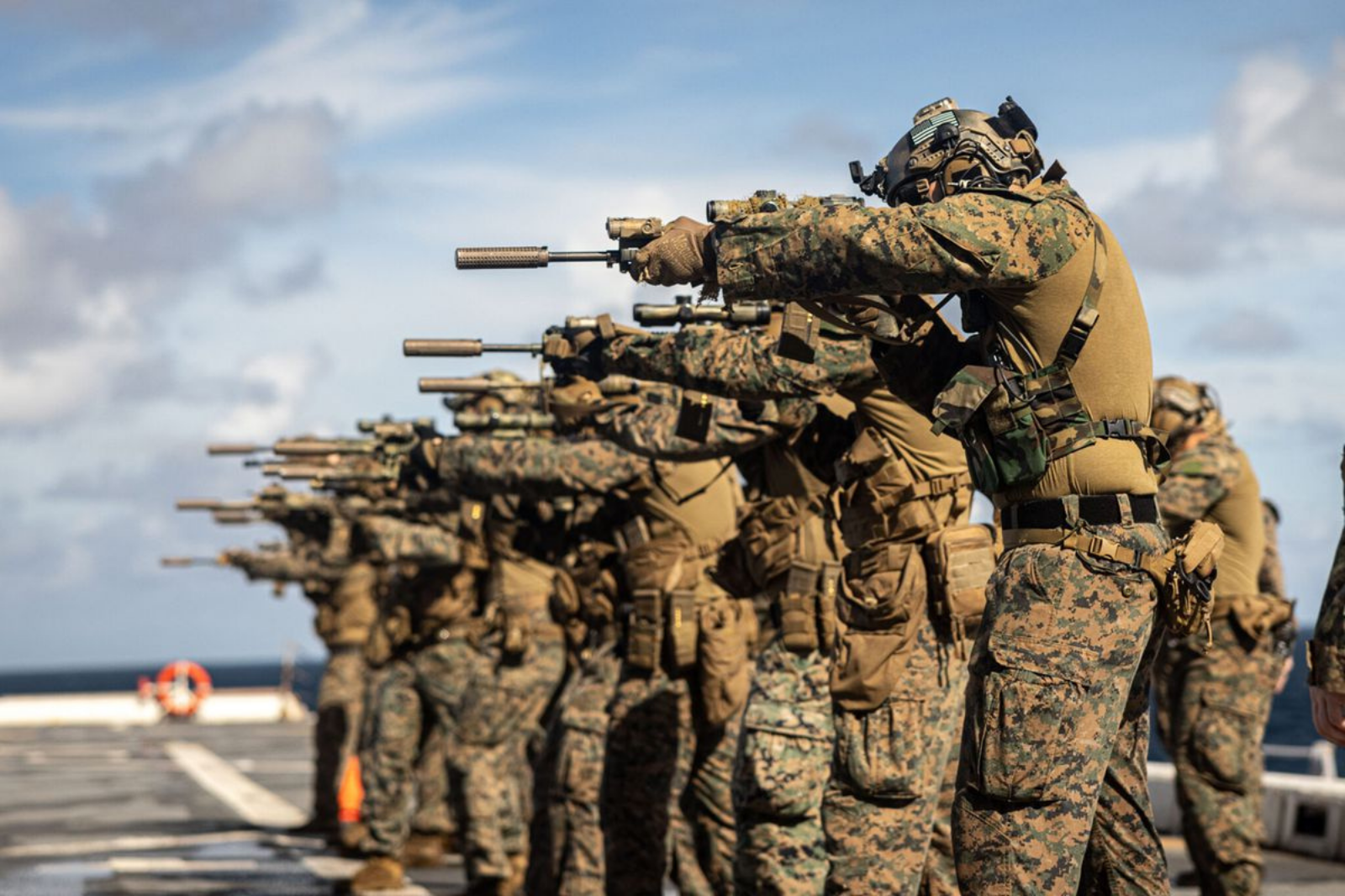 ABD’DEN ORTA DOĞU’YA DEV SEVKİYAT: KARA SAVAŞI SENARYOLARI GÜNDEMDE