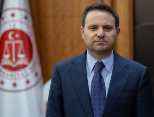 BAKAN GÜRLEK DUYURDU: SOSYAL MEDYAYA 16 YAŞ DOĞRULAMASI VE YENİ YARGI REFORMU GELİYOR