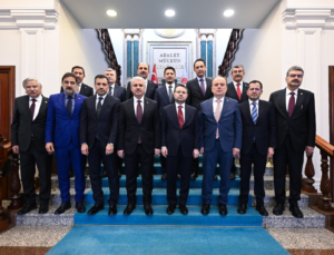 KONYA HEYETİ ADALET BAKANI AKIN GÜRLEK’E HAYIRLI OLSUN ZİYARETİNDE BULUNDU