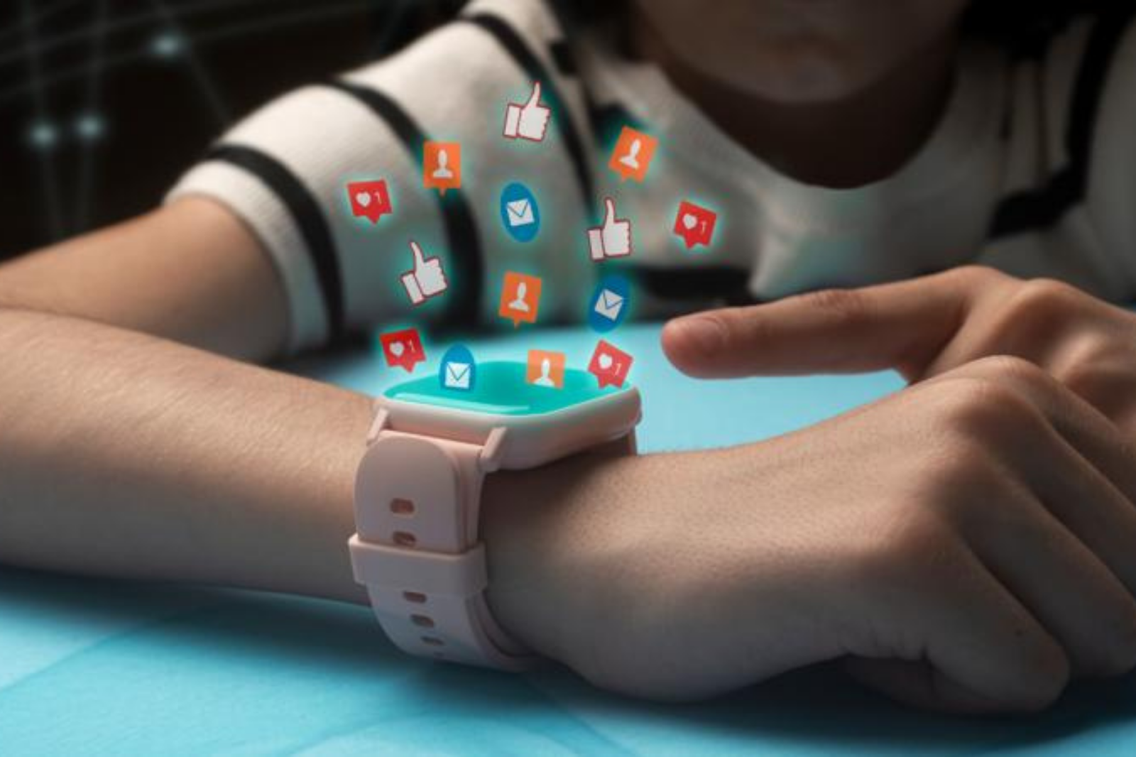 SOSYAL MEDYADA YENİ DÖNEM: 15 YAŞ SINIRI VE SIKI DENETİM GELİYOR