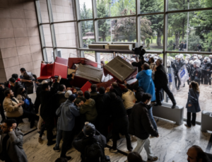 CHP GENEL MERKEZİ’NDE “MUTLAK BUTLAN” HAREKETLİLİĞİ