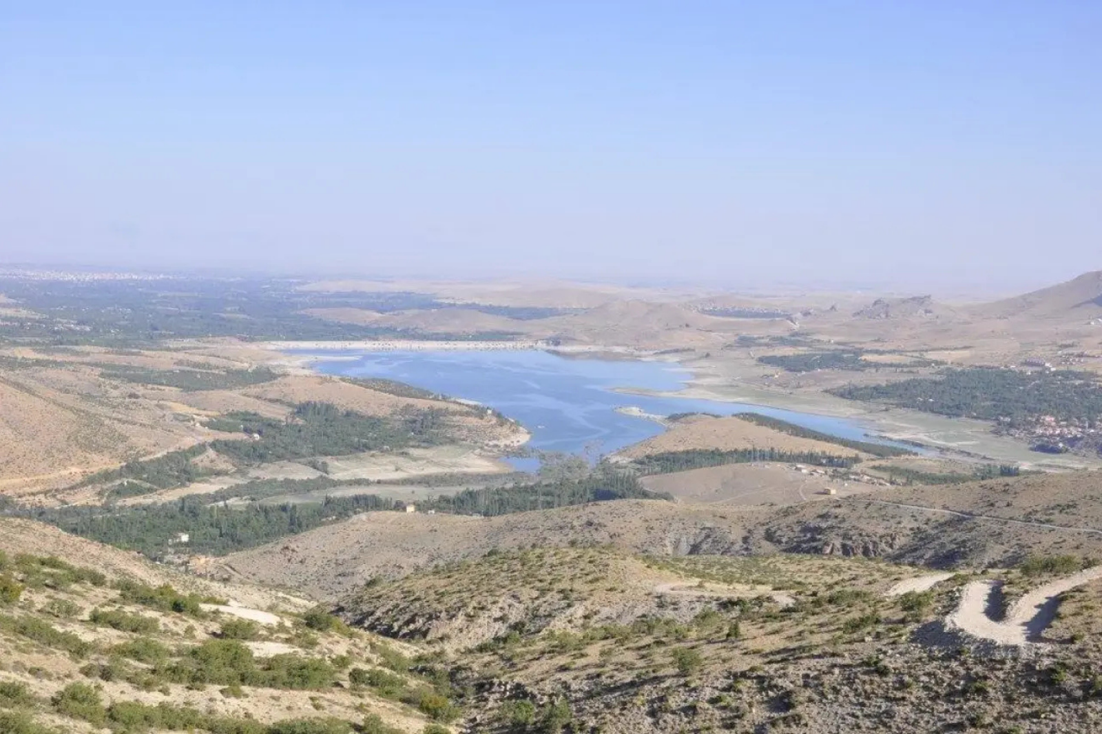 İVRİZ BARAJI %85 DOLULUĞA ULAŞTI: KONTROLLÜ SU TAHLİYESİ BAŞLIYOR