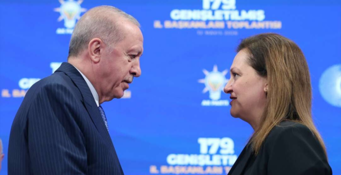 AFYONKARAHİSAR BELEDİYE BAŞKANI BURCU KÖKSAL AK PARTİ’YE KATILDI