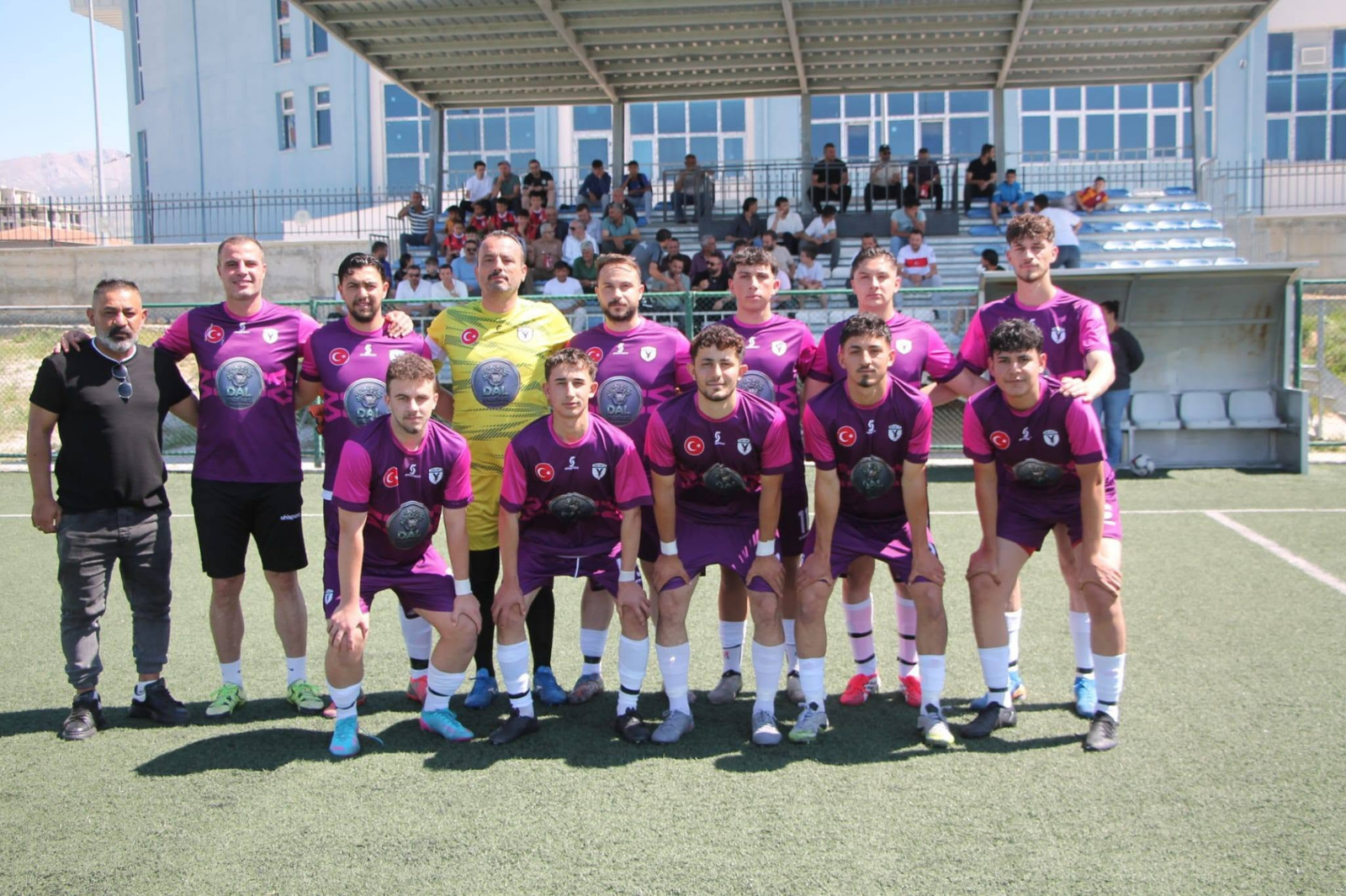 EREĞLİ YEŞİLYURT SPOR LİDERLİĞE YÜKSELDİ: ŞAMPİYONLUĞA SADECE BİR ADIM KALDI!