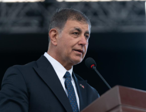 İZMİR BÜYÜKŞEHİR BELEDİYE BAŞKANI CEMİL TUGAY CHP’DEN İSTİFA ETTİ