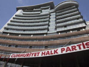 CHP’DE KURULTAY SÜRECİ EYLÜL AYINDA BAŞLIYOR: İKİ İLDE GÖREVDEN ALMALAR GERÇEKLEŞTİ