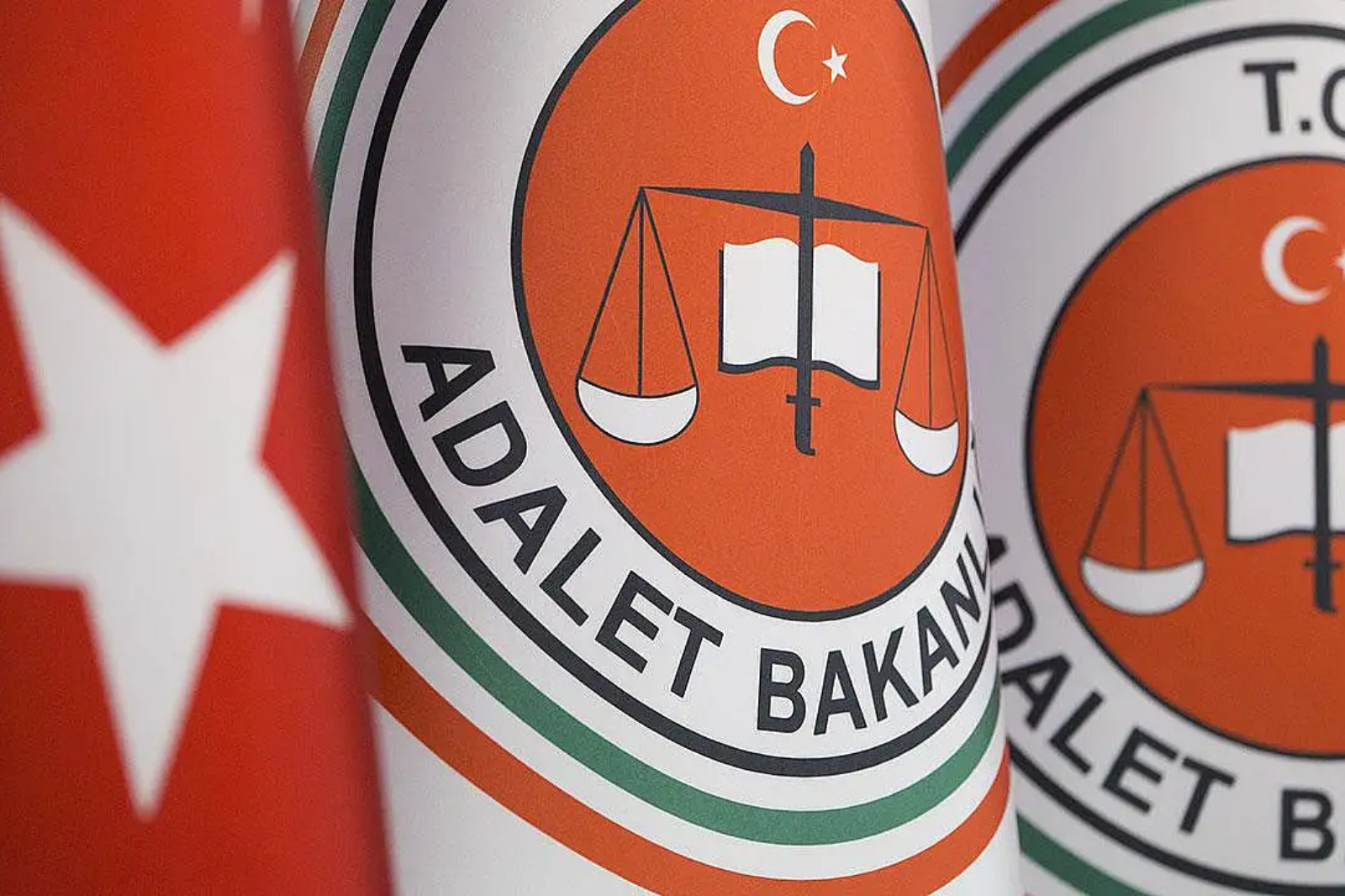 ADALET BAKANLIĞI 15 BİN PERSONEL ALACAK! BAŞVURU TARİHLERİ VE DETAYLAR BELLİ OLDU