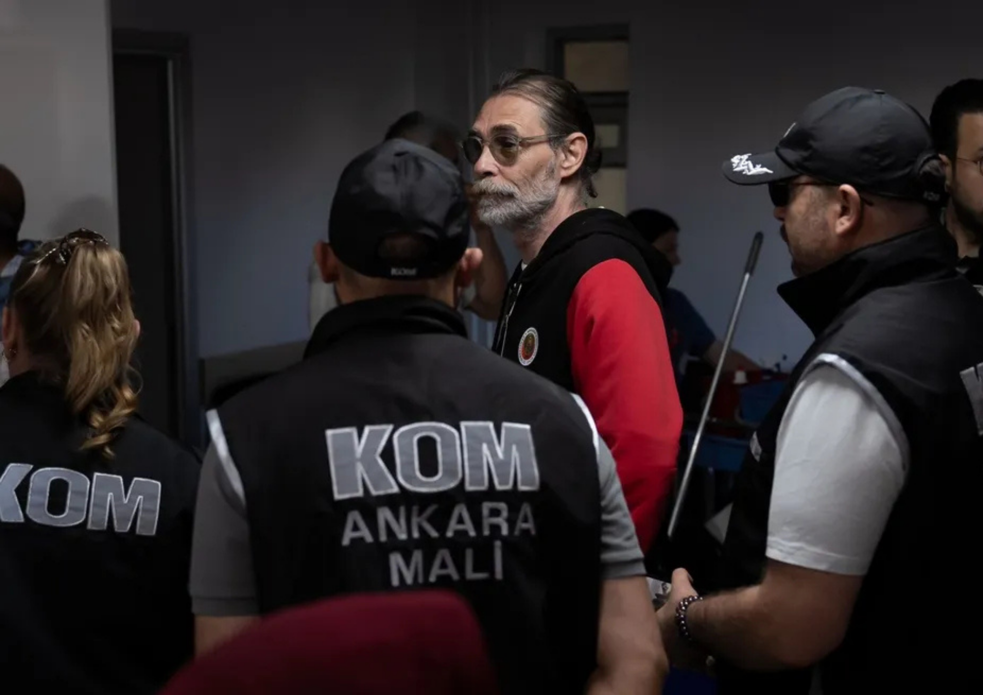ETİMESGUT BELEDİYESİNE YOLSUZLUK OPERASYONU: ERDAL BEŞİKÇİOĞLU DAHİL 52 GÖZALTI