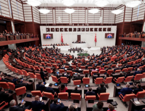 TBMM’DE ÖĞRENCİ AFFI DÜZENLEMESİNİ İÇEREN KANUN TEKLİFİ KABUL EDİLDİ
