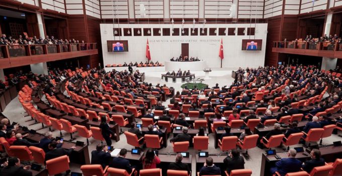 TBMM’DE ÖĞRENCİ AFFI DÜZENLEMESİNİ İÇEREN KANUN TEKLİFİ KABUL EDİLDİ