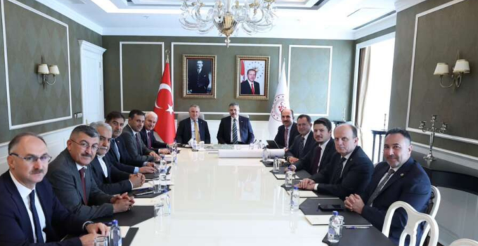 KONYA’NIN GENÇLİK VE SPOR YATIRIMLARI ANKARA’DA MASAYA YATIRILDI