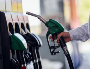 MOTORİNE 3,69 TL ZAM: FİYAT 80 TL’Yİ AŞTI
