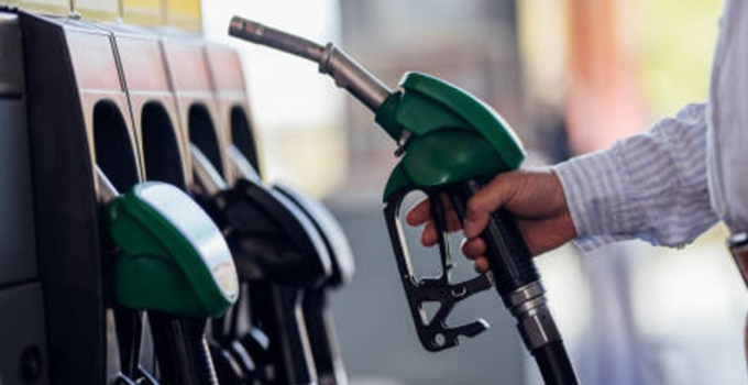MOTORİNE 3,69 TL ZAM: FİYAT 80 TL’Yİ AŞTI