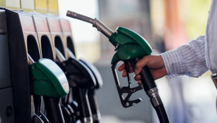 MOTORİNE 3,69 TL ZAM: FİYAT 80 TL’Yİ AŞTI