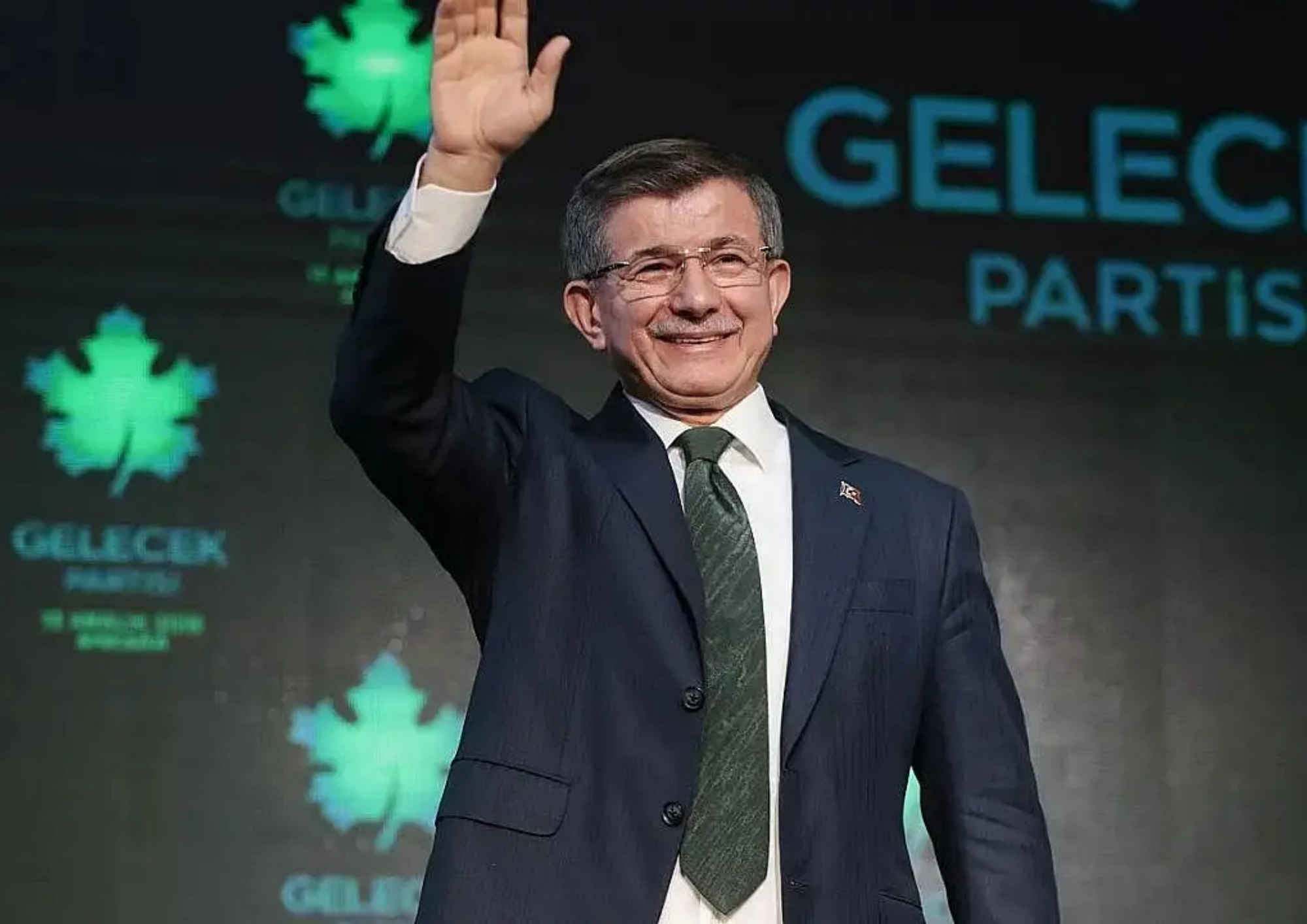 AHMET DAVUTOĞLU AÇIKLADI! GELECEK PARTİSİ KAPANIYOR