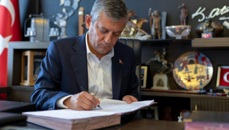 ÖZGÜR ÖZEL VE 91 MİLLETVEKİLİ CHP’DEN İSTİFA EDEREK YENİ PARTİ’Yİ KURDU