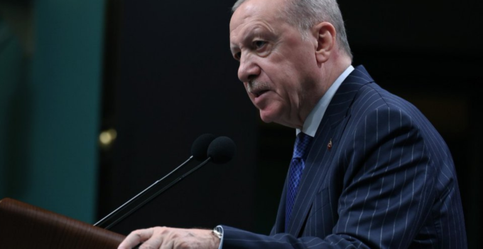 CUMHURBAŞKANI ERDOĞAN: “10 YIL ÖNCE OLDUĞU GİBİ BUGÜN DE BİRİZ”
