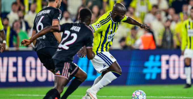 FENERBAHÇE, ŞAMPİYONLAR LİGİ PLAY-OFF İLK MAÇINDA OLİMPİK LYON İLE 1-1 BERABERE KALDI