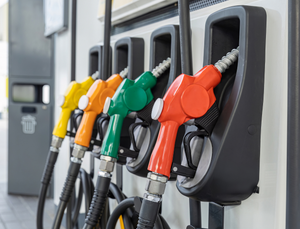 AKARYAKITTA TABELA YİNE DEĞİŞİYOR! MOTORİNE ZAM GELİYOR