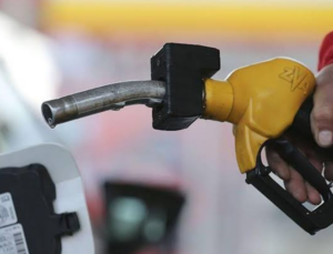 ARAÇ SAHİPLERİ DİKKAT: MOTORİNE DEV İNDİRİM GELİYOR