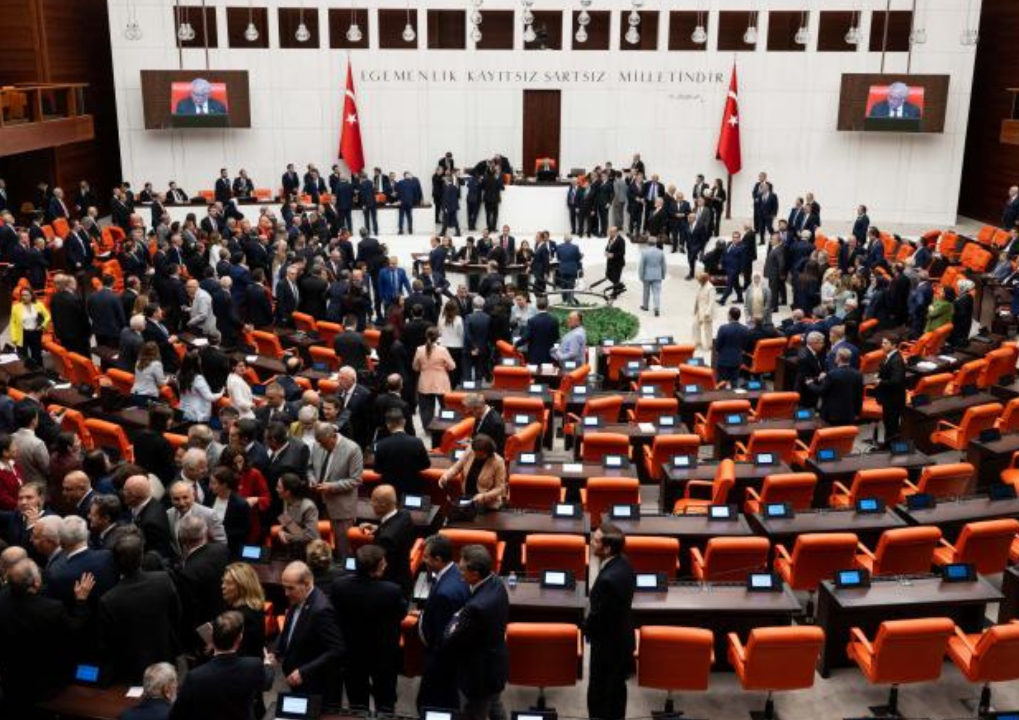 TERÖRSÜZ TÜRKİYE İÇİN TARİHİ DÜZENLEME MECLİS’TEN GEÇTİ: KANUN TEKLİFİ 467 OYLA YASALAŞTI