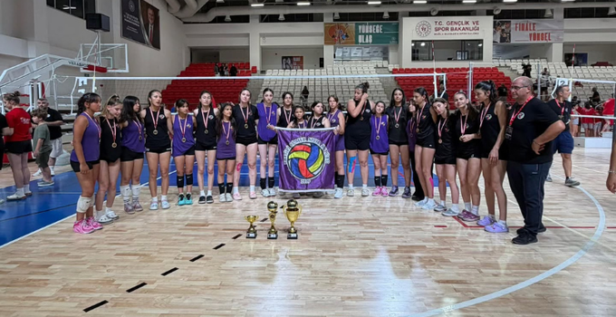 EREĞLİ SÜMER SPOR KULÜBÜ MARMARİS’TEN KUPALARLA DÖNÜYOR