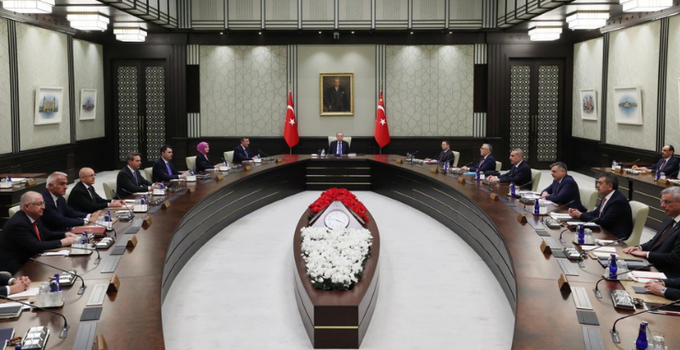 KABİNE CUMHURBAŞKANI ERDOĞAN BAŞKANLIĞINDA TOPLANIYOR: MASADA KRİTİK BAŞLIKLAR VAR