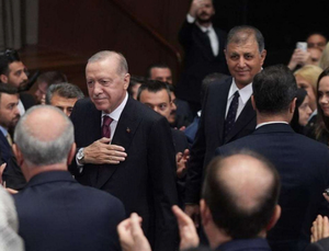 İZMİR BÜYÜKŞEHİR BELEDİYE BAŞKANI CEMİL TUGAY AK PARTİ’YE GEÇTİ